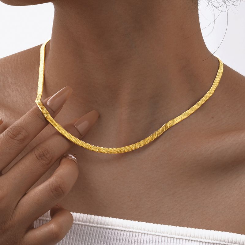 Collana con catena a serpente in acciaio inossidabile da donna, larghezza 4 mm, catena estiva minimalista con design geometrico elegante, lunghezza regolabile 21-50 cm._voghion.com