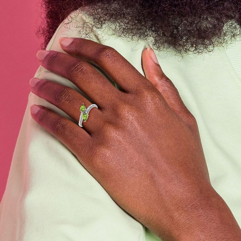 Brilliant Gemstones Sterling Silver With 14K Accent Rhodium-plated Peridot And Diamond Ring_voghion.com