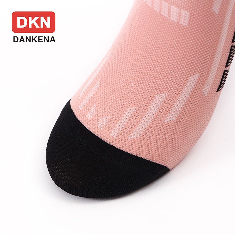 Calzini da donna alla moda, alla moda, alla moda, in nylon e lycra, elasticizzati, a metà polpaccio, con la lettera P, 2025d DANKENA_voghion.com