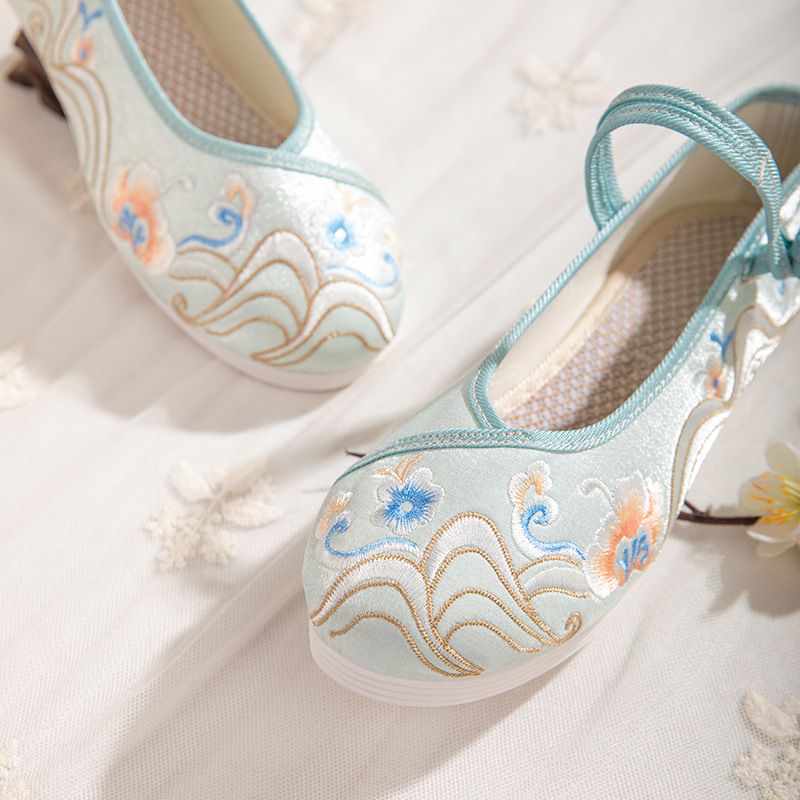 Damenschuhe Neue Hanfu-Schuhe für den Herbst Damenschuhe im antiken Stil mit Stickereien und flacher Sohle Antike Kostümschuhe mit Stickereien im Han-Element-Stil_voghion.com