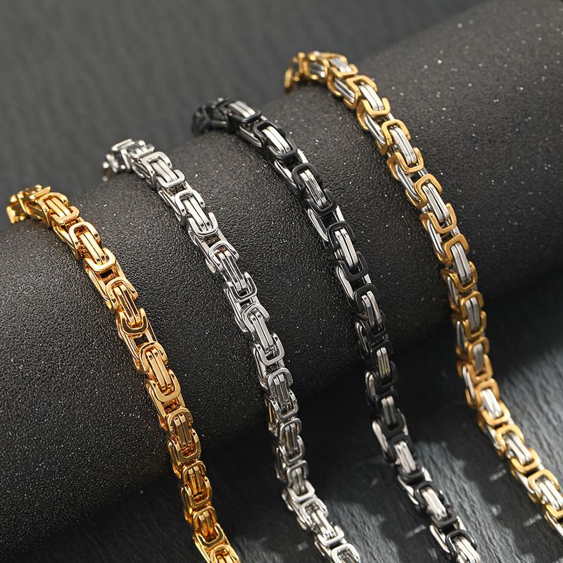 Bracciale da uomo alla moda in acciaio inossidabile nero con fibbia quadrata in titanio e catena intrecciata Hip Hop con chiusura a moschettone_voghion.com