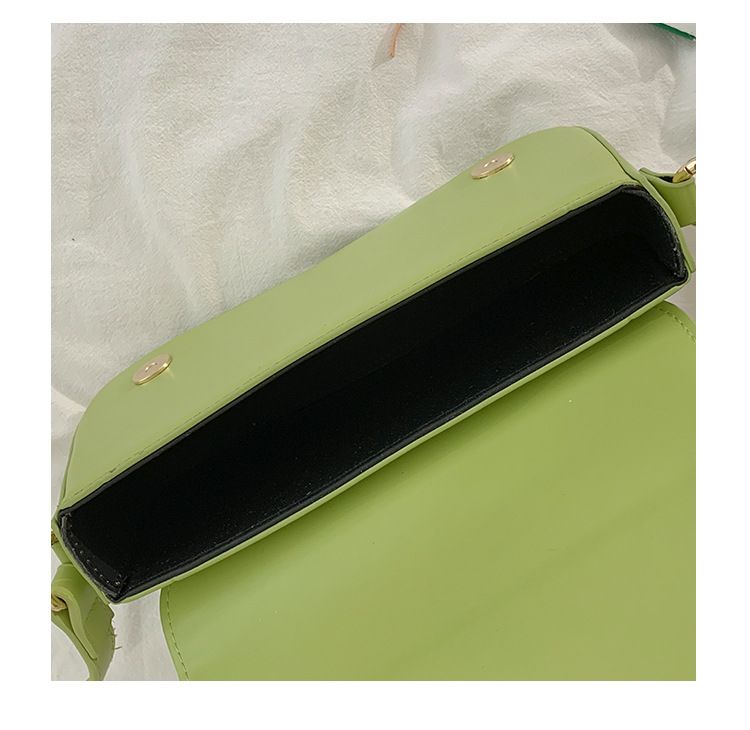 Borsa da ascella in stile coreano con design di nicchia per le donne 2022 nuova borsa quadrata piccola alla moda borsa a tracolla abbinata in stile occidentale di alta qualità_voghion.com
