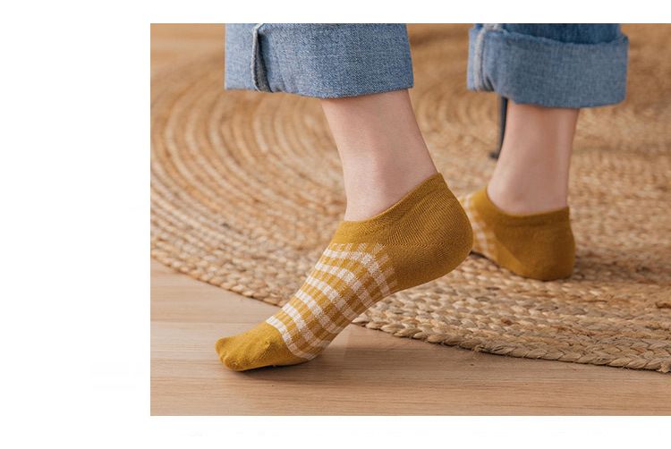 Nuovi calzini a quadri calzini da donna in cotone basso alla moda corti primavera e autunno sottili estivi invisibili in silicone antiscivolo calzini da barca_voghion.com
