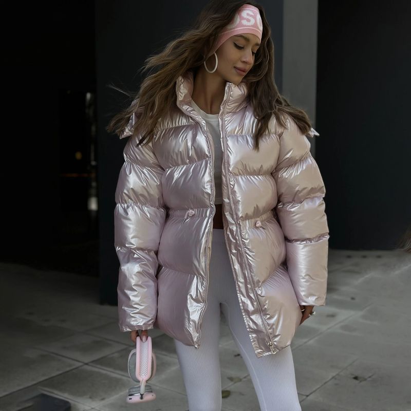 Lasergeschnittene Steppjacke für Damen mit abnehmbarer Kapuze – glänzendes Metallic-Finish | Oberbekleidung für Winter und Herbst (Pink/Silber/Schwarz, S/M/L)_voghion.com