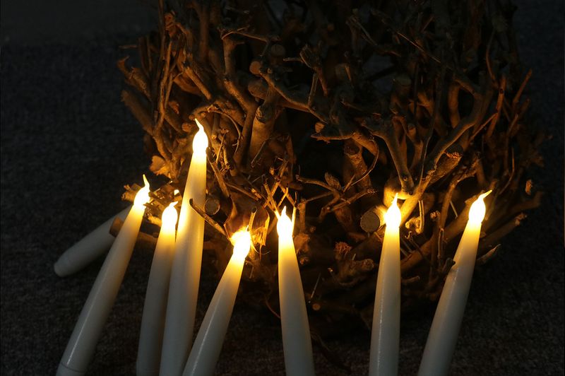 Świeca z długim słupkiem i klipsem, dekoracja świąteczna na Halloween, choinka, długi słupek, woskowy klips_voghion.com