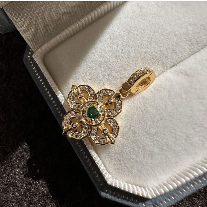Ciondolo in argento sterling S925 con zircone verde chiaro di lusso, semplice, alla moda, vintage, elegante, intagliato_voghion.com
