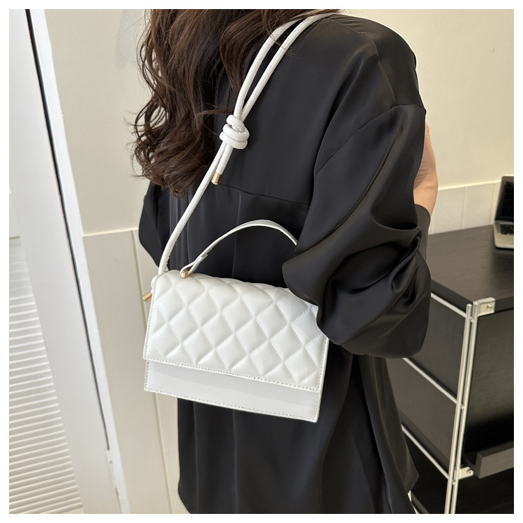 2023 new fashion simple small fragrant wind women's bag net red niche women's bag rhombus single shoulder diagonal bag design sense_voghion.com