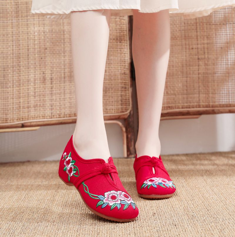 Scarpa da ballo in tessuto singolo con fibbia in stile cinese con ricamo floreale, suola in tendine di mucca, da donna_voghion.com