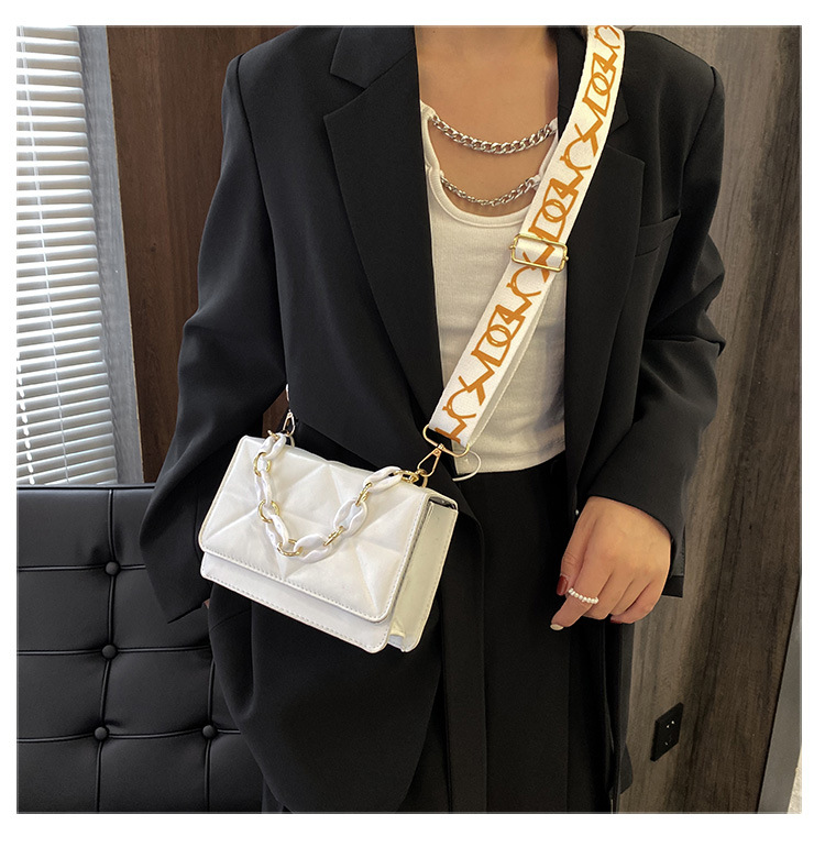 Borsa nuova moda Borsa da donna Nuova griglia a pressione Borsa quadrata piccola Tracolla larga Borsa a tracolla singola Borsa a catena in acrilico_voghion.com