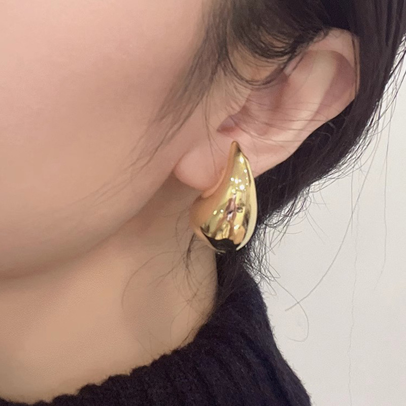 Orecchini da donna Orecchini in metallo retrò stile freddo a forma di goccia Orecchini da donna di design di fascia alta di nicchia Orecchini in oro_voghion.com