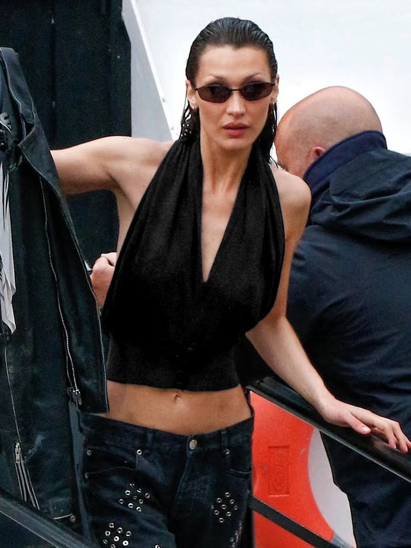 Damenbekleidung Sommer Star Style Einfarbig Neckholder V-Ausschnitt Strickweste Damen Knopftaille Sexy Großes rückenfreies Oberteil_voghion.com