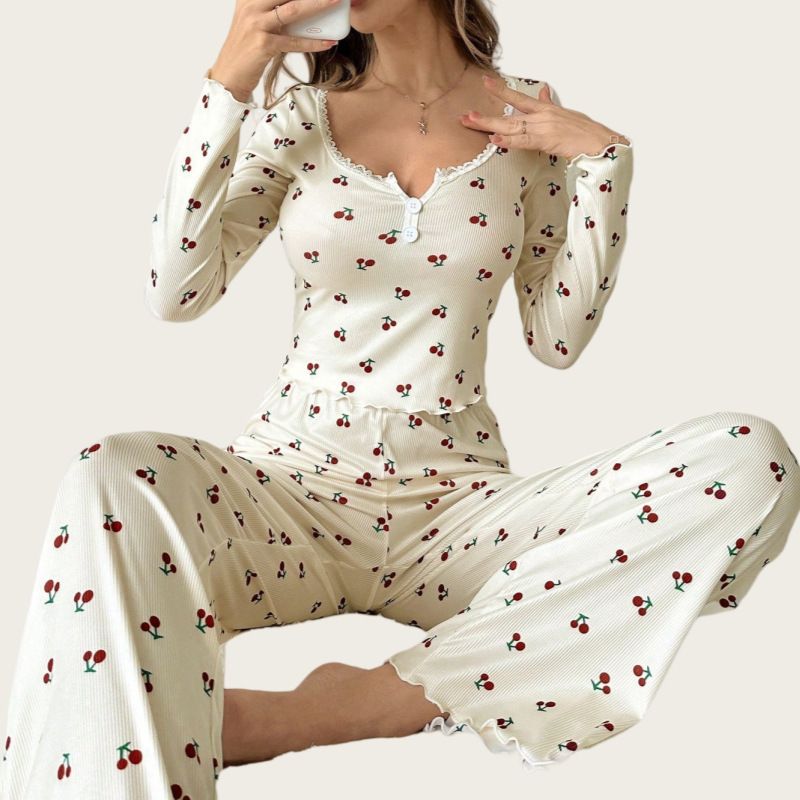 V-hals loungewearset – comfortabele, rekbare lange broek en top met lange mouwen (S/M/L/XL, meerdere prints)_voghion.com