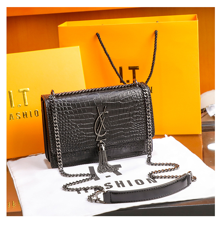Borsa quadrata piccola a tracolla con catena a tracolla con motivo coccodrillo estivo di nuova moda da donna_voghion.com