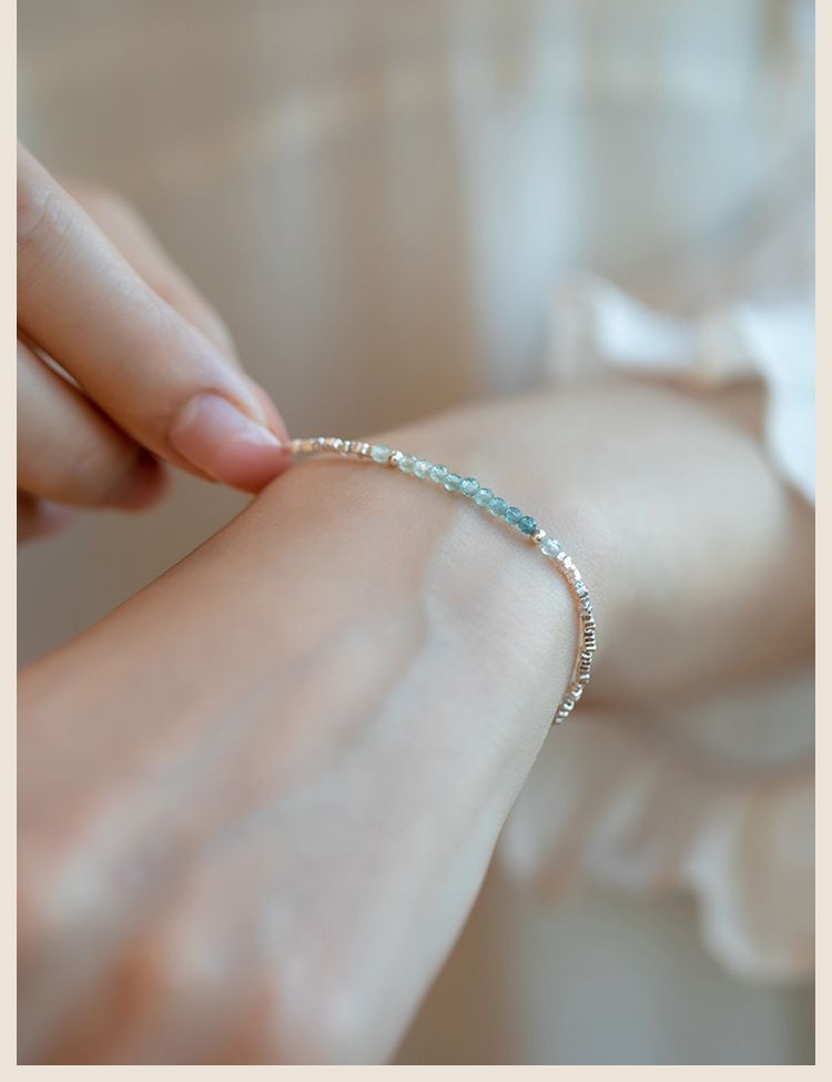Beautiful Little Fragmented Natural Gradient Blue Tourmaline Pure Silver Bracelet for Girlfriend Simple Gift Details_voghion.com
