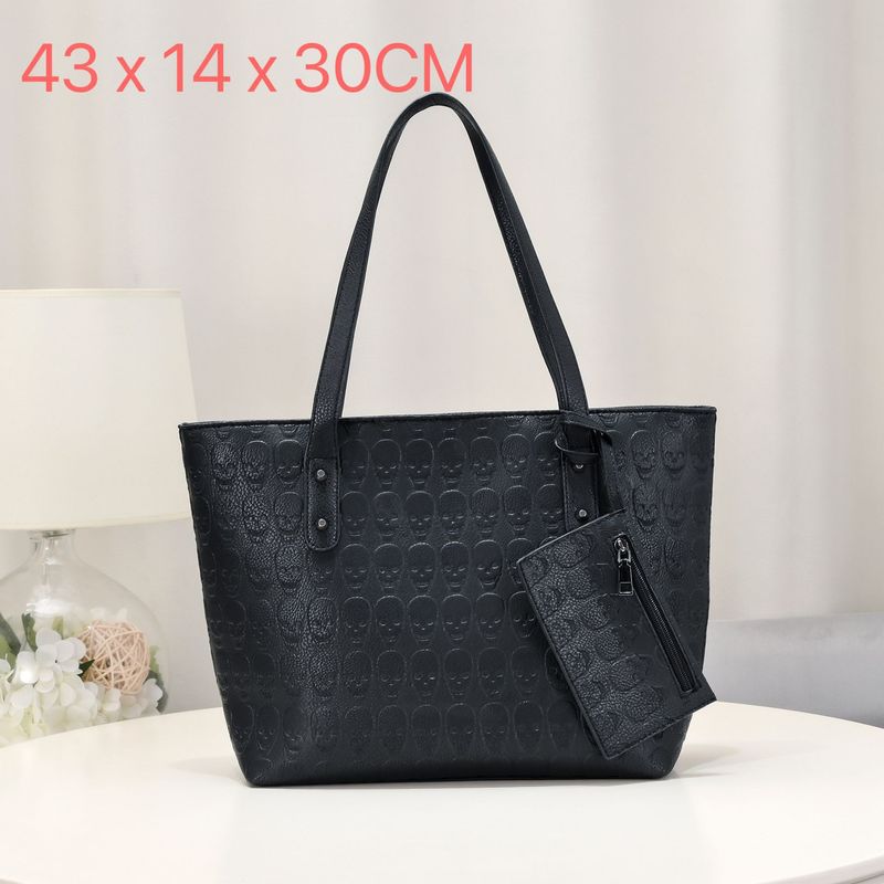 Borsa a tracolla con stampa teschio borchiato - Grande borsa a tracolla alla moda con tracolla staccabile - Borsa a mano in stile gotico punk per donna_voghion.com