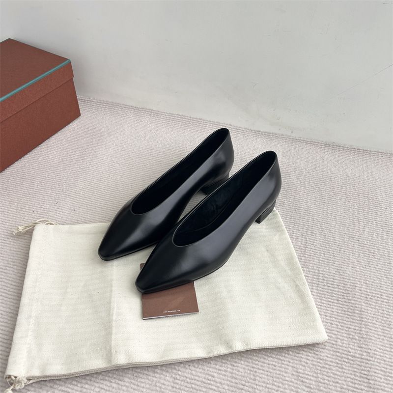 2025 Frühjahr/Sommer Neue Hexe Spitzschuh Ballett Echtes Leder Flach Mund Flache Einzelne Rindsleder Einfache Oma Schuhe_voghion.com