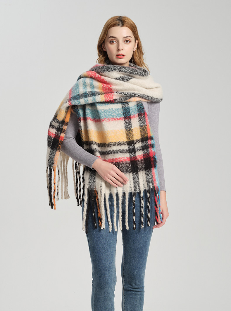 Unisex Schal mit grobem Fransenkaro_voghion.com