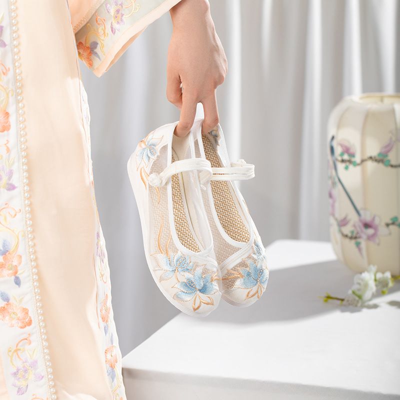 Damenschuhe Sommer Neue Ethno-Stil Atmungsaktive Mesh Bestickte Schuhe Flache Sohle Höhenverstärkende Nationale Stil Elegante Antike Stil_voghion.com