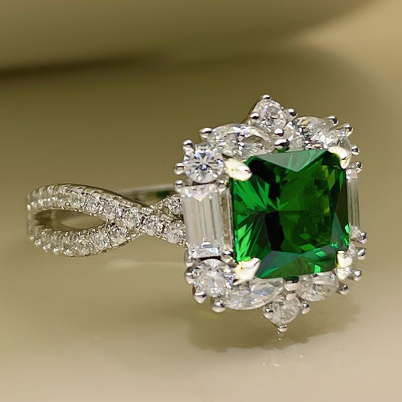 Anel de diamante com tecnologia brilhante esmeralda artificial de cluster completo para uso diário_voghion.com