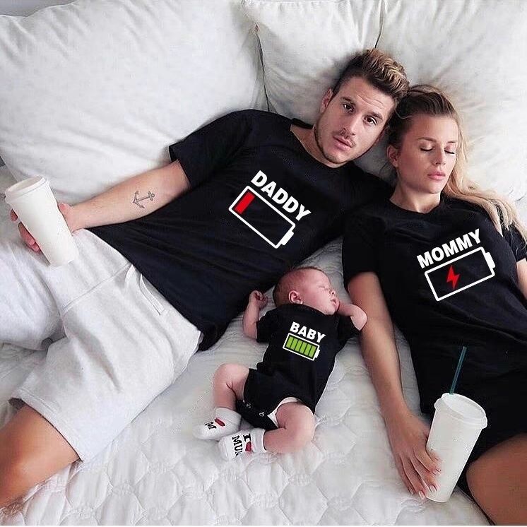 Frühling und Herbst Eltern-Kind-Kleidung Neue Kurzarm-T-Shirt Familie von drei oder vier Vater und Sohn Kleidung_voghion.com