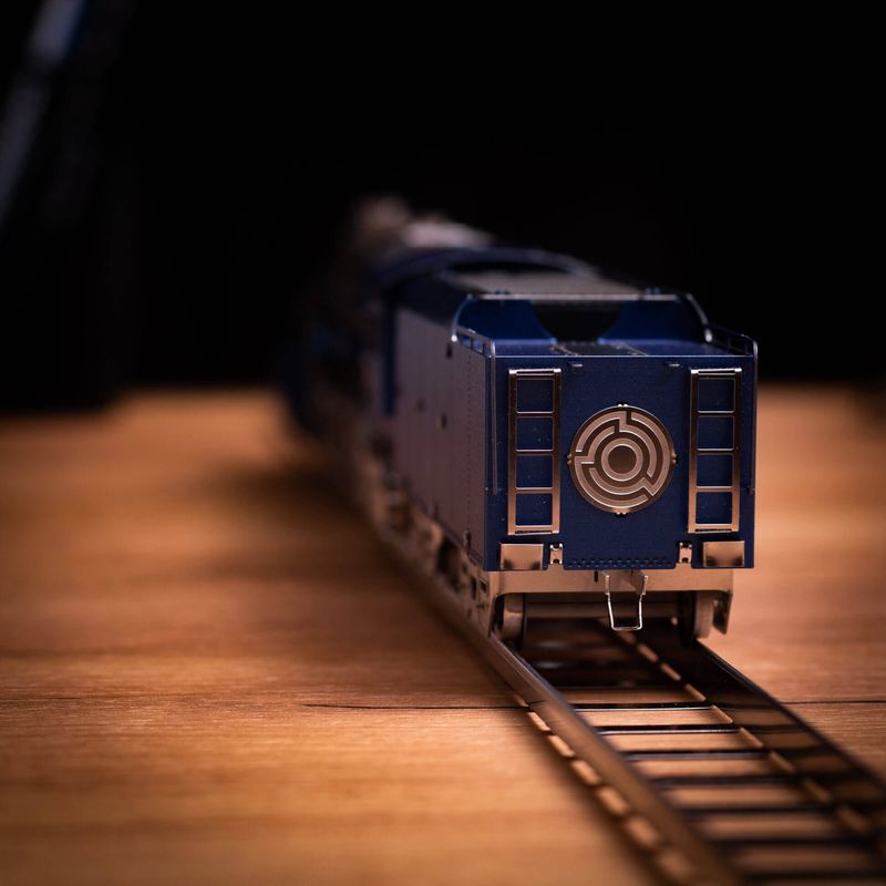 POLAR STEEL Magic Express color version_voghion.com