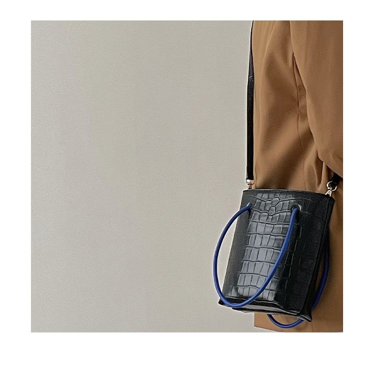 Sac à main crocodile de niche pour femmes, version coréenne, avec seau à motif portatif, à la mode, nouvelle collection 2024_voghion.com