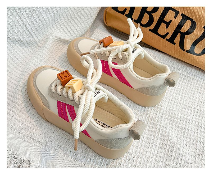Ragazza vigorosa, versatile, con suola spessa, allenamento tedesco, piccola tavola bianca, scarpe sportive Instagram primavera 2024 da donna_voghion.com