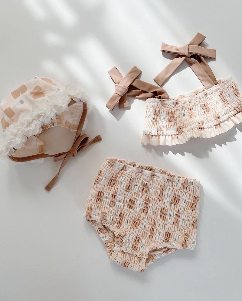 Adorable maillot de bain fleuri pour bébé fille avec bonnet – Tissu en soie lait douce, design coréen élégant pour 0 à 4 ans_voghion.com