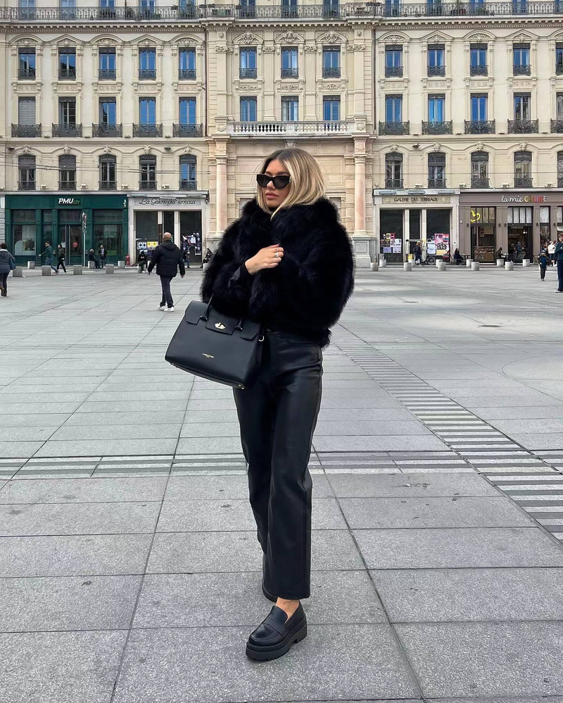 Jaqueta curta feminina com efeito de pele artificial para inverno_voghion.com
