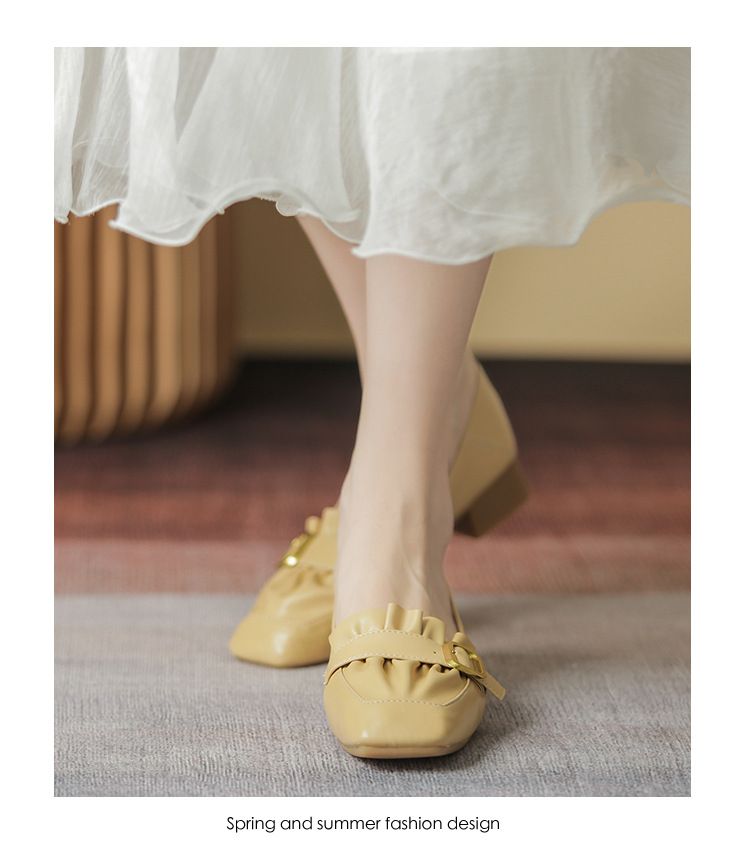 Schuhe mit quadratischer Spitze und dickem Absatz für Damen, Herbst 2024, neue quadratische Schnalle, plissierte, vielseitige, flache Öffnung, mittlerer Absatz, Oma-Schuhe, Damen-Arbeitsschuhe_voghion.com