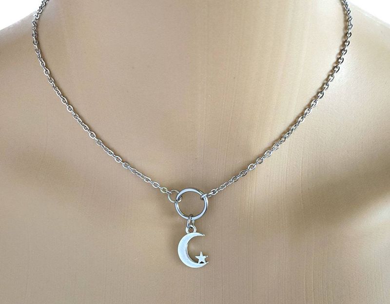 Gioielli e accessori Luna e stelle - Anello a forma di O discreto in regalo_voghion.com