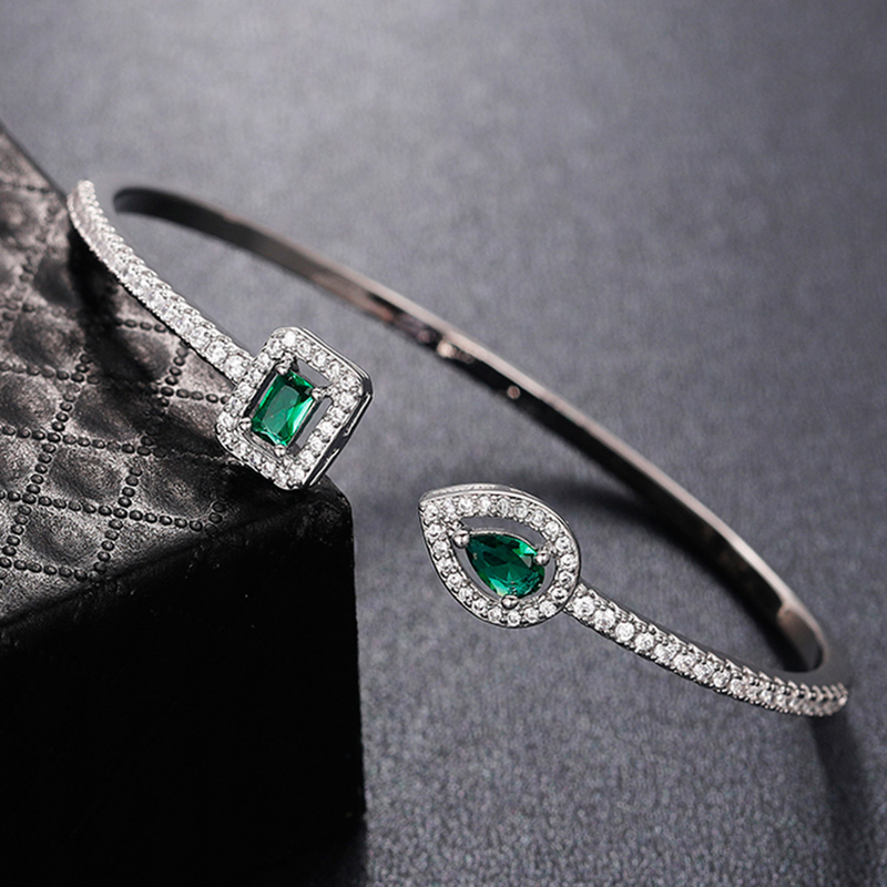 La tendenza del braccialetto aperto di Cao Shi è in ottone con zirconi, temperamento, versione coreana, semplice braccialetto da banchetto_voghion.com