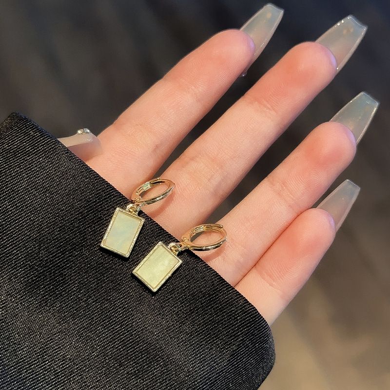 Korean square mother of pearl earrings, light luxury, niche temperament, high-end and atmospheric design, ear buckle earrings_voghion.com