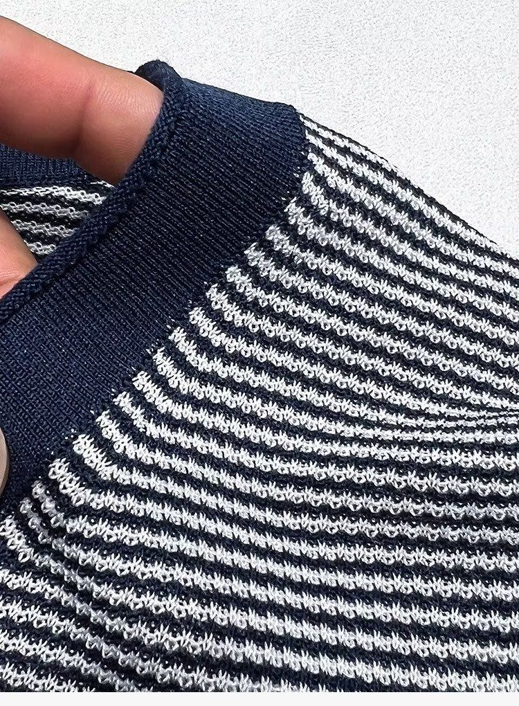 Herrenbekleidung lässiges Standard-T-Shirt Herren Sommer neue Mode Ins Trend Eis Seide Nadelstreifen gestrickt kurzärmelige Herrenoberteile_voghion.com