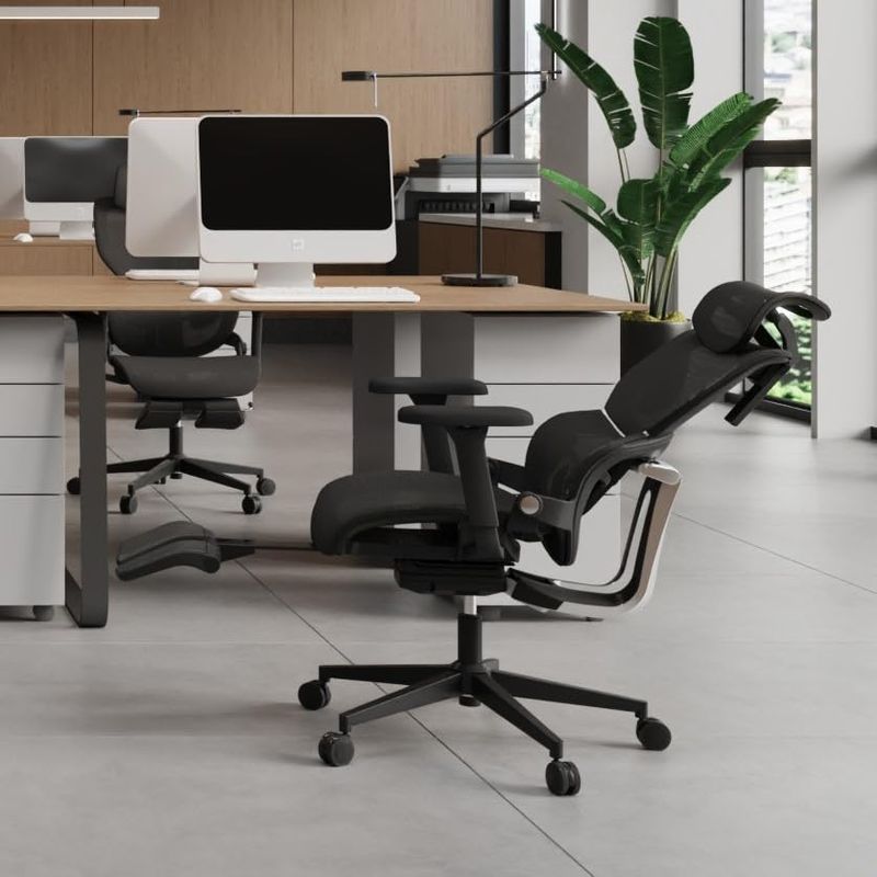 Q3-MT Ergonomic Office Chair With Footrest Home Office Ergonomic Chair With Soft Rubber Lumbar Support Extra Large 2D Headrest & 3D Armrest 140° Tilting Mesh Computer Chair_voghion.com