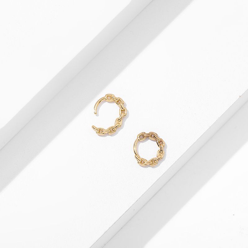 Popular Design Geometric Twisted Earrings Net Celebrity C Shaped Earrings Matte Earrings_voghion.com