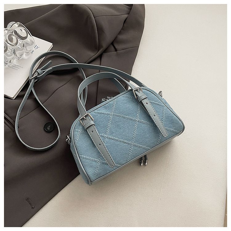 Borsa da donna con design di nicchia, ricamo a diamante, borsa in denim azzurro chiaro, borsa a tracolla da donna, borsa a cuscino_voghion.com