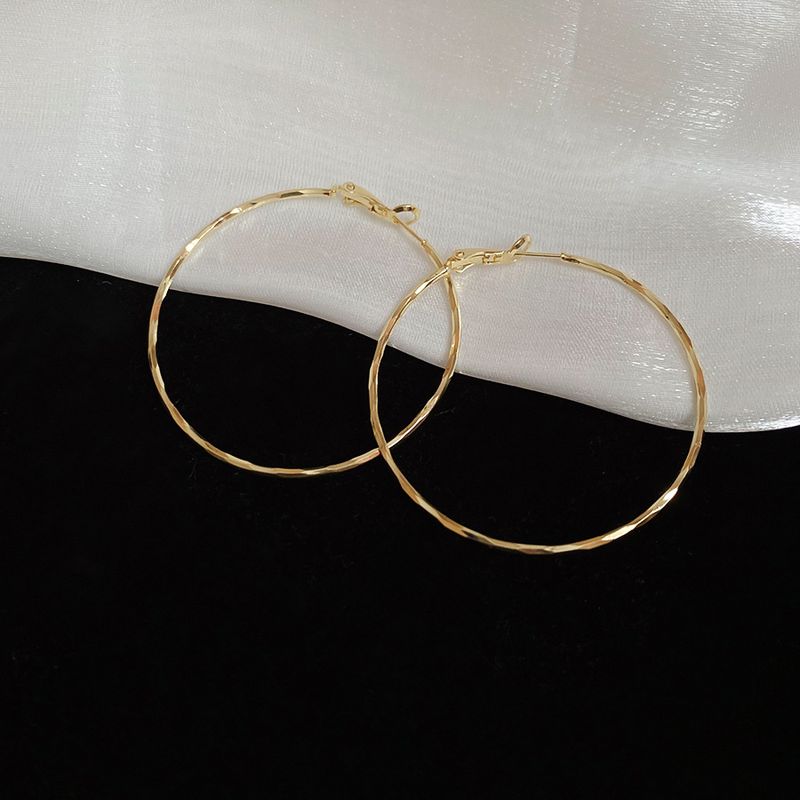 Orecchini a cerchio lisci in argento, versatili, unici, leggeri, di lusso, di alta qualità, semplici, per le donne_voghion.com