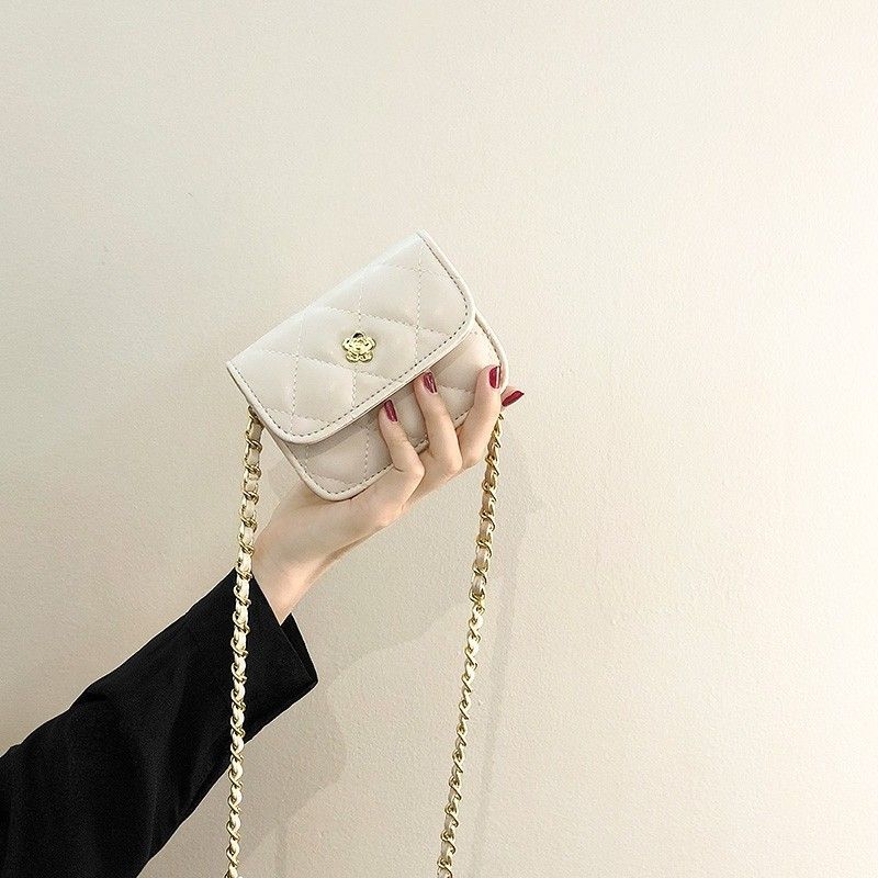 Super beliebter Mini für Frauen Sommer 2024 Neue trendige Modekette Nische Internet Promi gesteppte Schulter Crossbody_voghion.com