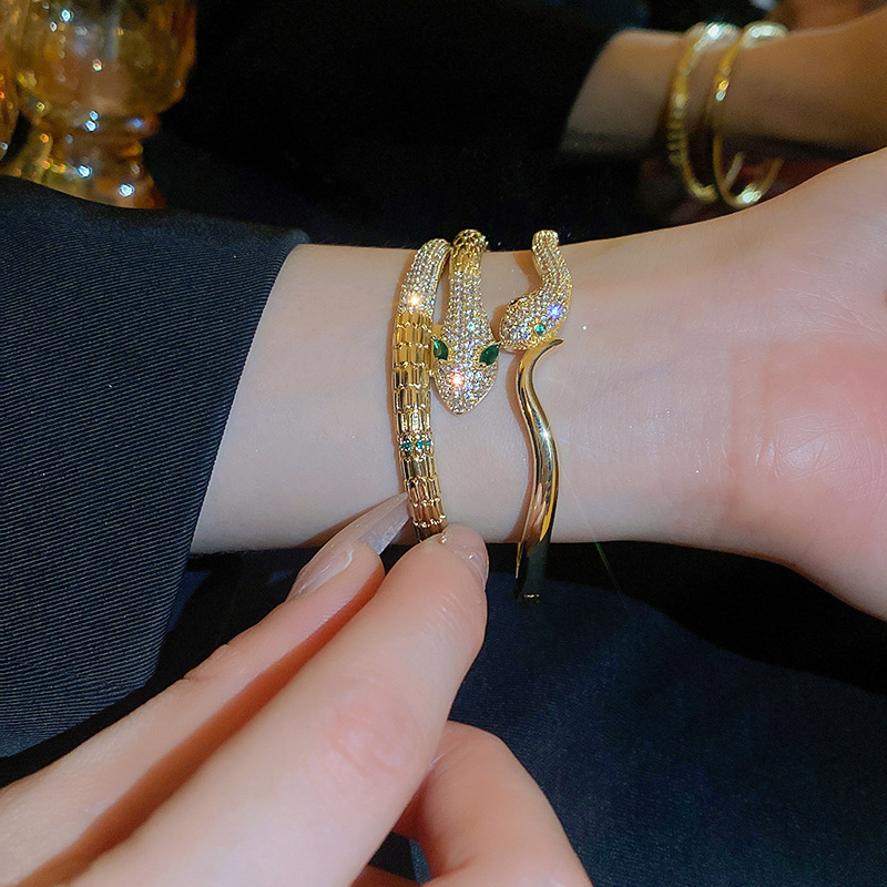 Designer's Inlaid Zircon Titanium Steel Full Diamond Zircon Snake Bracelet Fashion High Grade Light Luxury Creative Style Bracelet_voghion.com