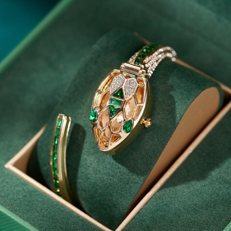 Nieuw met diamanten slang slangvormige armband kwarts open-face horloge_voghion.com
