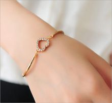 Koreaanse minimalistische anti-slip broche met striktemperament voor dames, vaste kleding, truien, pakken, gespaccessoires_voghion.com