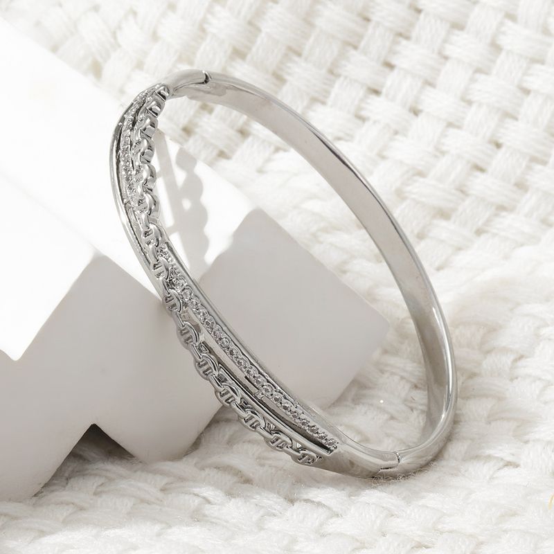 Neues modisches Kupfer-Zirkon-Armband für Frauen, einzigartiges leichtes Luxusarmband, einfacher, vielseitiger Alltagsschmuck, heißer Verkauf_voghion.com