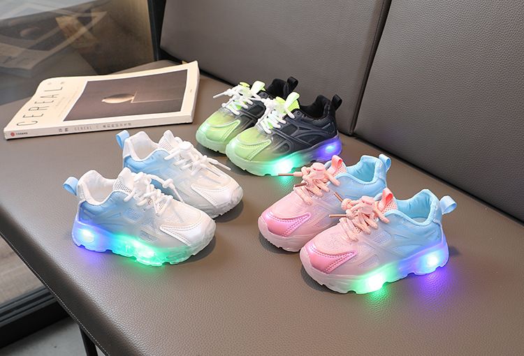 2024 efterår ny tegneserie pige sportssko LED lyser drenge gradient farve mesh sko små og mellemstore børnesko_voghion.com