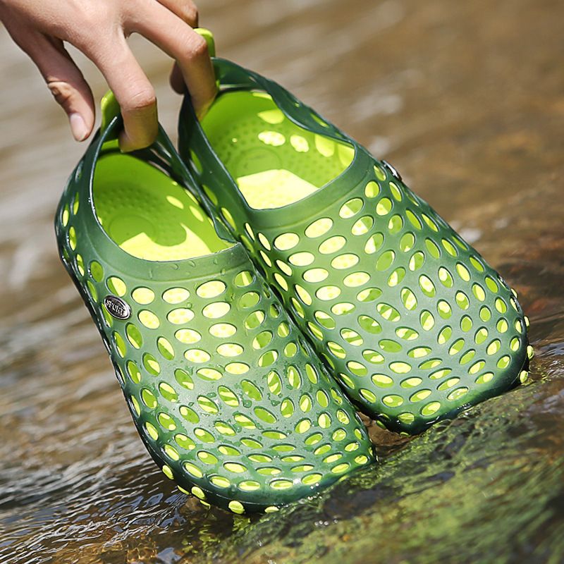 2024 Sommer und Herbst Hohl Kunststoff Jelly Clogs Paar Strand Casual Wasserschuhe_voghion.com
