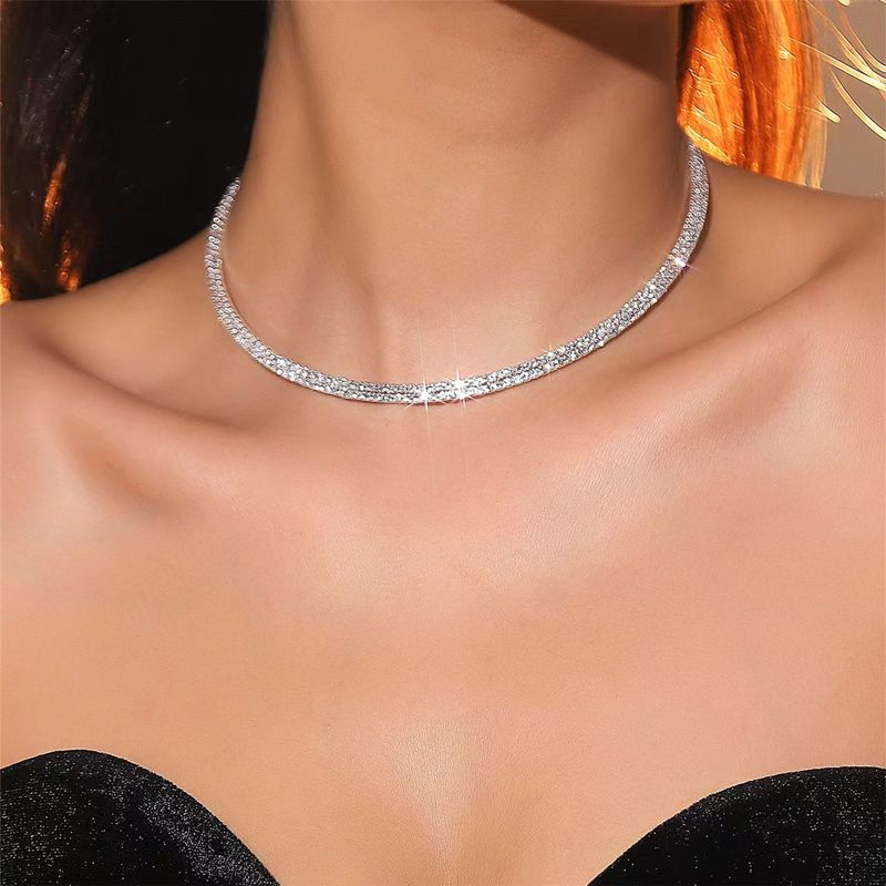 High-End-Super-Flash-Volldiamant-Halskette für Frauen Nischendesign Mode Luxus Schlüsselbein Kette Schmuck_voghion.com