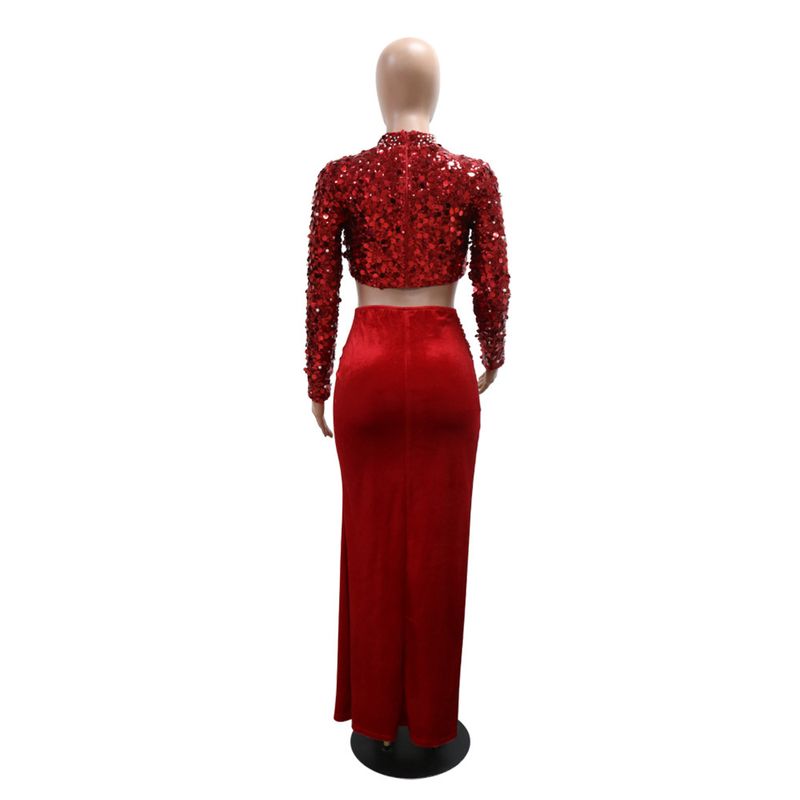 Completo composto da top corto con paillettes a scollo tondo e gonna in velluto con spacco profondo - Completo glamour in due pezzi per donna_voghion.com