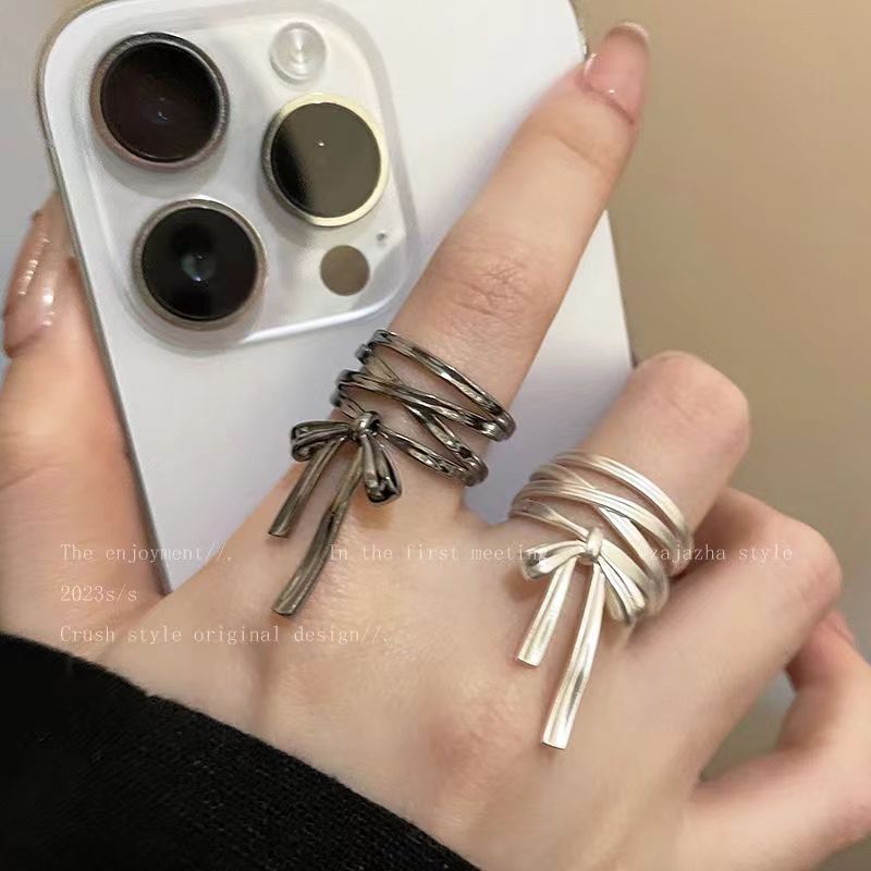 Kall distanserad fransk rosett och bandöppning, kvinnlig nischdesign med avancerad justerbar pekfingerring, unik_voghion.com