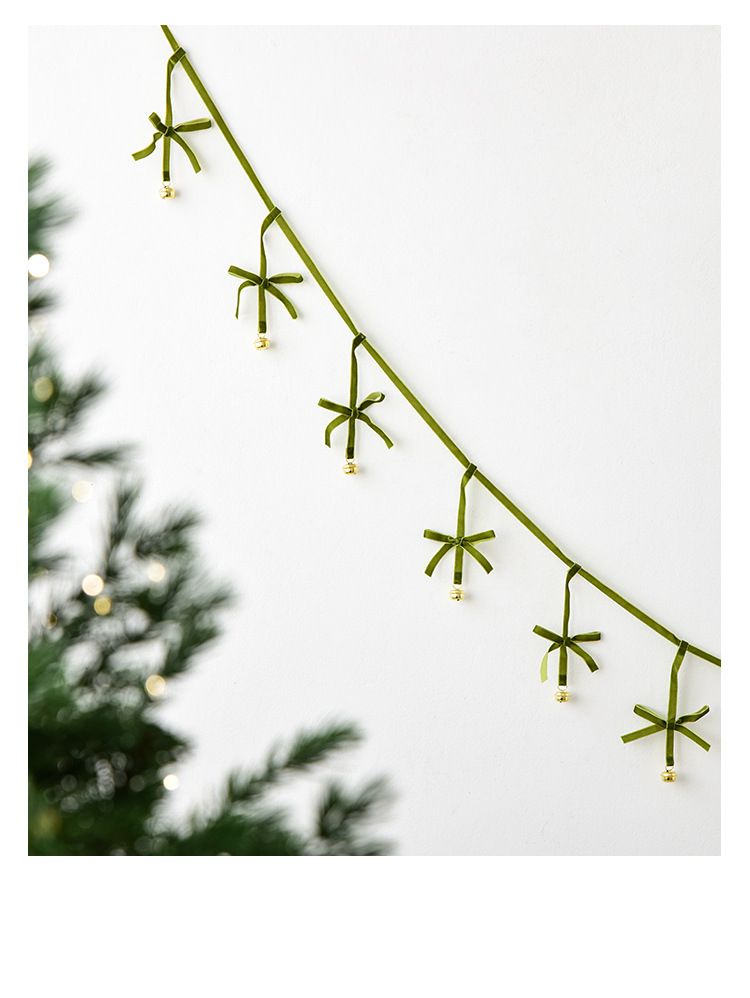 Decorazioni NUCHI in velluto fatte a mano con fiocco, campanella, bandiera, ghirlanda, ornamenti da appendere all'albero di Natale_voghion.com
