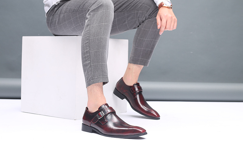 2024 Nowe spiczaste angielskie skórzane klamry na niskim obcasie duże męskie buty kapcie_voghion.com